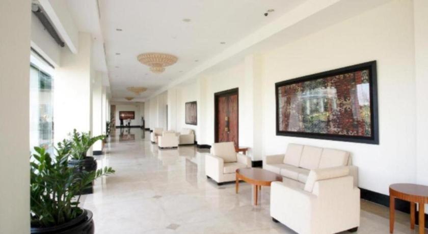 Sintesa Peninsula Hotel Manado Exterior foto