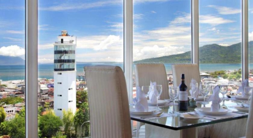 Sintesa Peninsula Hotel Manado Exterior foto