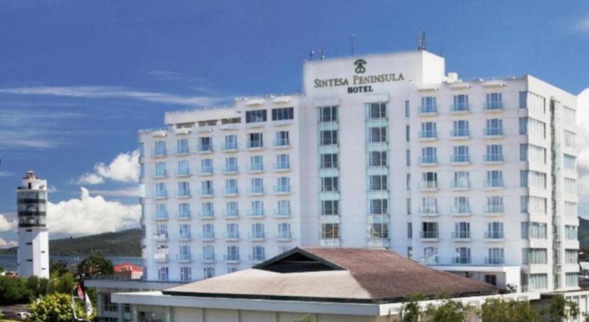 Sintesa Peninsula Hotel Manado Exterior foto